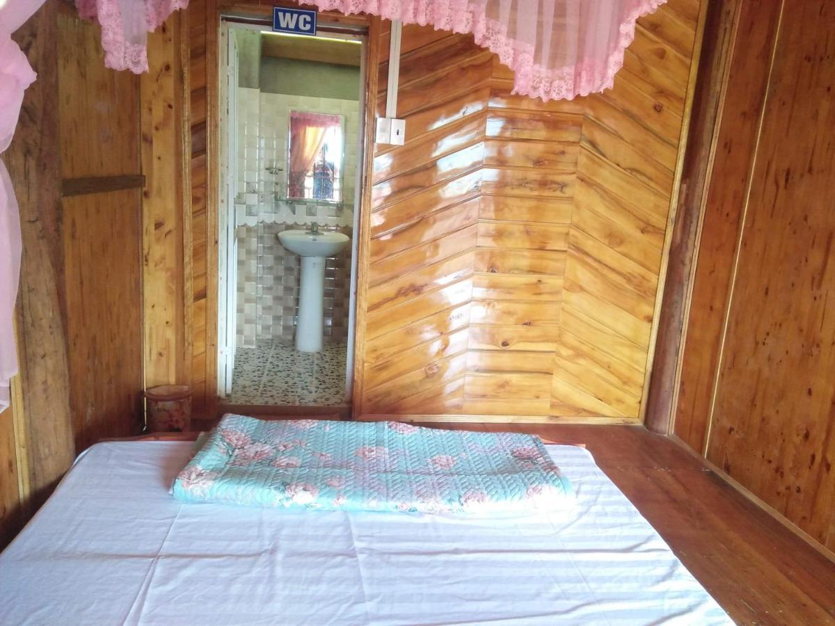 Tran Xuan Homestay Ba Be Village Exterior foto